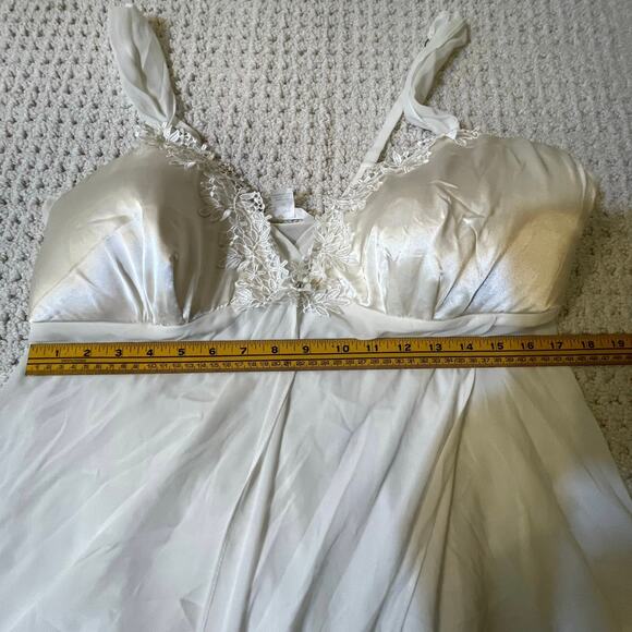 NWT 1X Ivory White Angelic Fairycore Ethereal Satin and Chiffon Gown Bridal - Picture 8 of 8